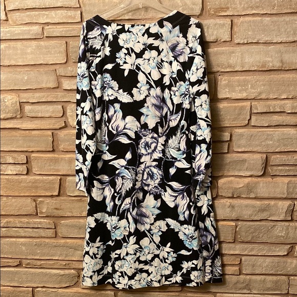 Soft surrounded Floral V-Neck Dress Size L - Picture 7 of 8